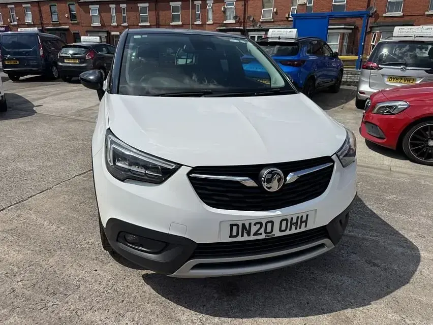 Used Vauxhall Crossland X Elite 83 HP (61 kW) 2020 White SUV