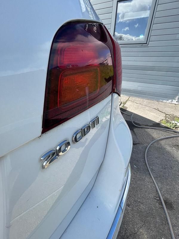 Used Vauxhall Astra SRi 165 HP (121 kW) 2013 White Estate