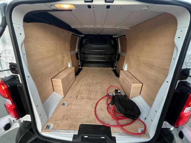 White Used 2024 Peugeot e-Expert Premium Van | £16,667 (Super price) - Image 1/4