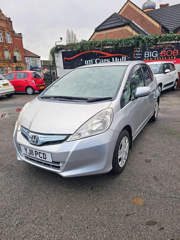 Used Honda Fit 102 HP (75 kW) 2025 Silver Hatchback