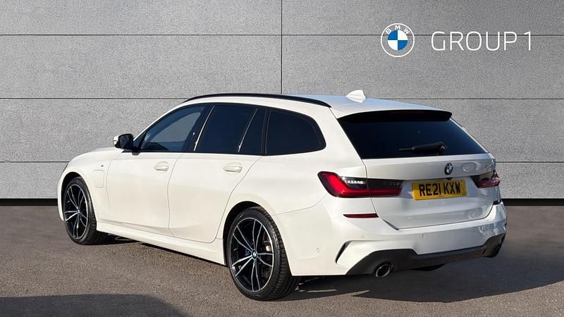 Used BMW 330e M Sport 292 HP (214 kW) 2021 White Estate