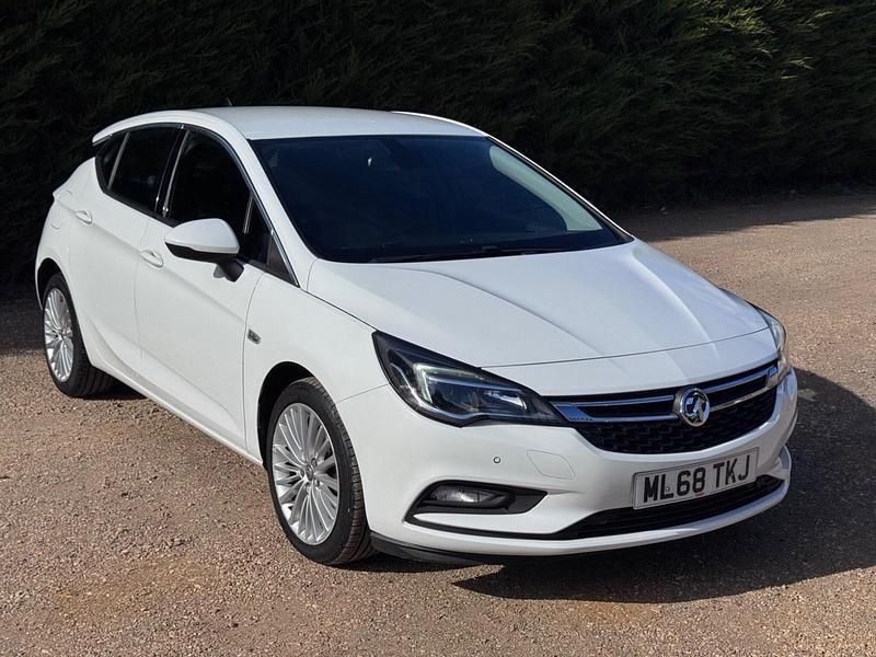 White Used 2018 Vauxhall Astra Elite Hatchback | £6,495 (Super price) - Image 1/4