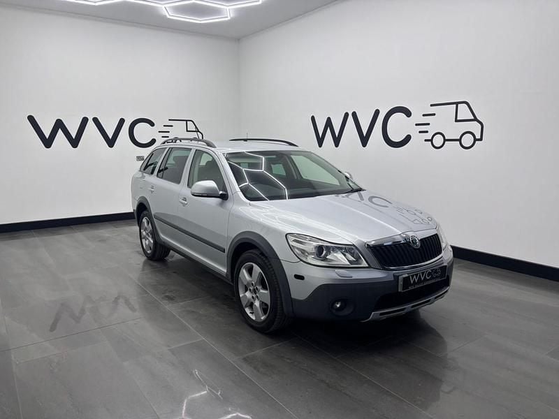 Used Skoda Octavia Scout 4x4 140 HP (102 kW) 2012 Silver Estate