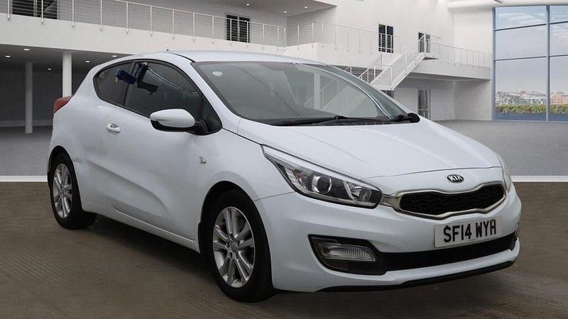 White Used 2014 Kia ProCeed Hatchback | £3,585 (Fair price) - Image 1/4