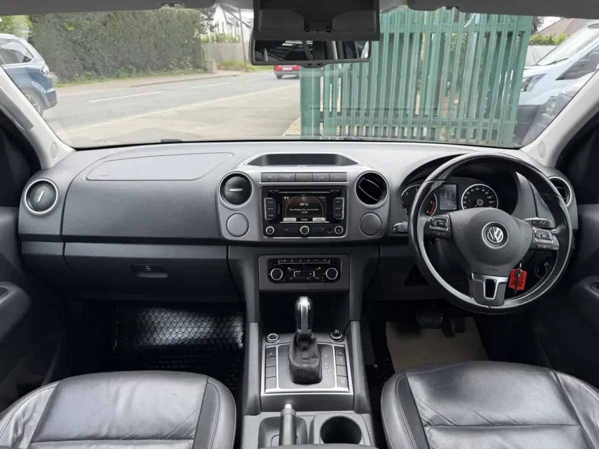 Begagnad VW Amarok Highline 180 HK (132 kW) 2015 Blå Pickup