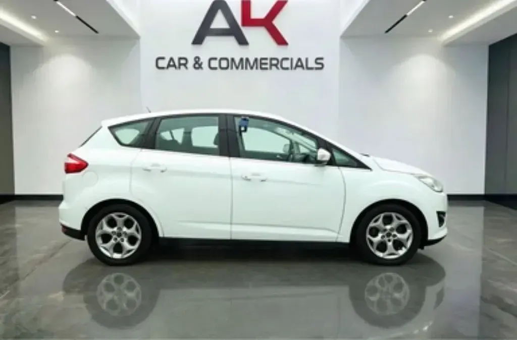 Used Ford C-MAX Zetec 105 HP (77 kW) 2014 White MPV