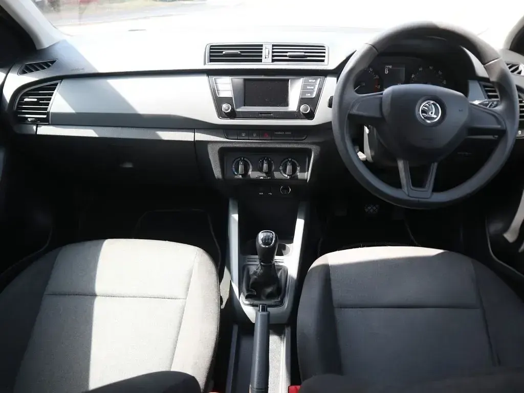 Used Skoda Fabia 60 HP (44 kW) 2016 Beige Hatchback