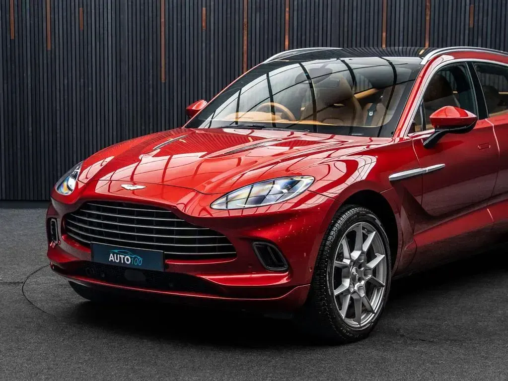 Used Aston Martin DBX 550 HP (404 kW) 2021 Red SUV