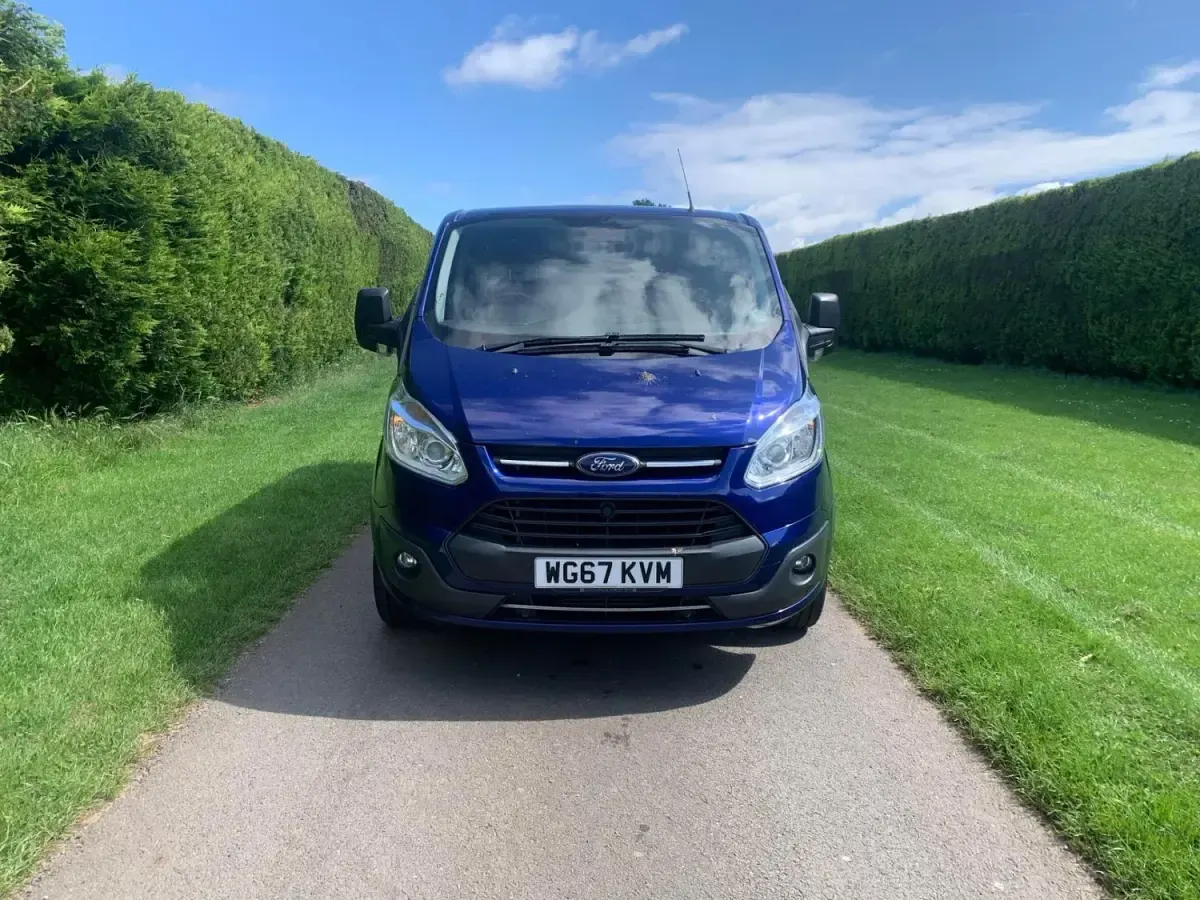 Begagnad Ford Transit Custom Limited 130 HK (95 kW) 2017 Blå Van