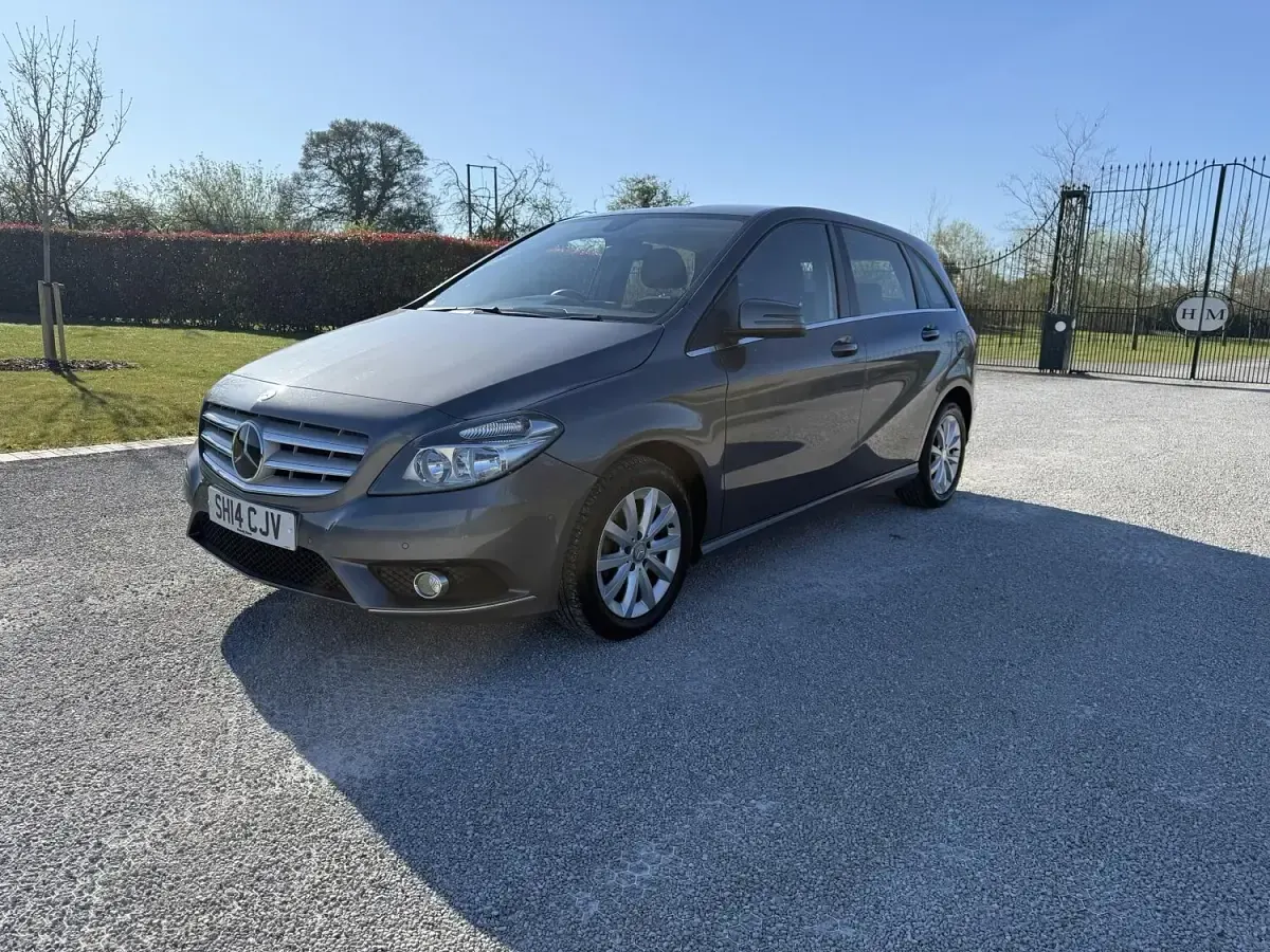 Begagnad Mercedes B180 SE 109 HK (80 kW) 2014 Grå Minibuss