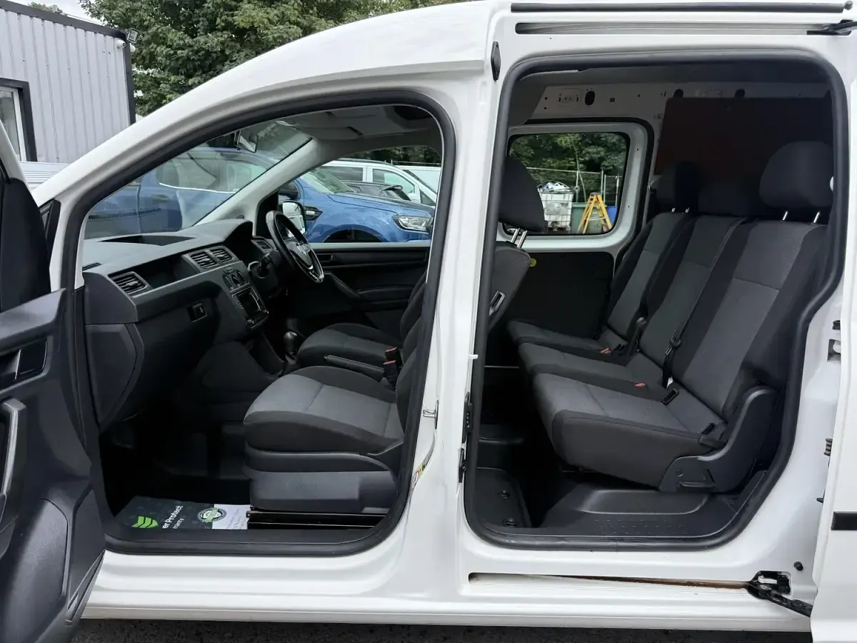 Used VW Caddy 102 HP (75 kW) 2018 White MPV