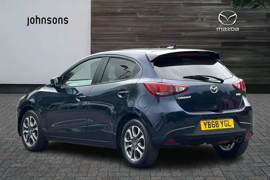 Usado Mazda 2 Inclusive 88 HP (64 kW) 2018 Azul Citadino