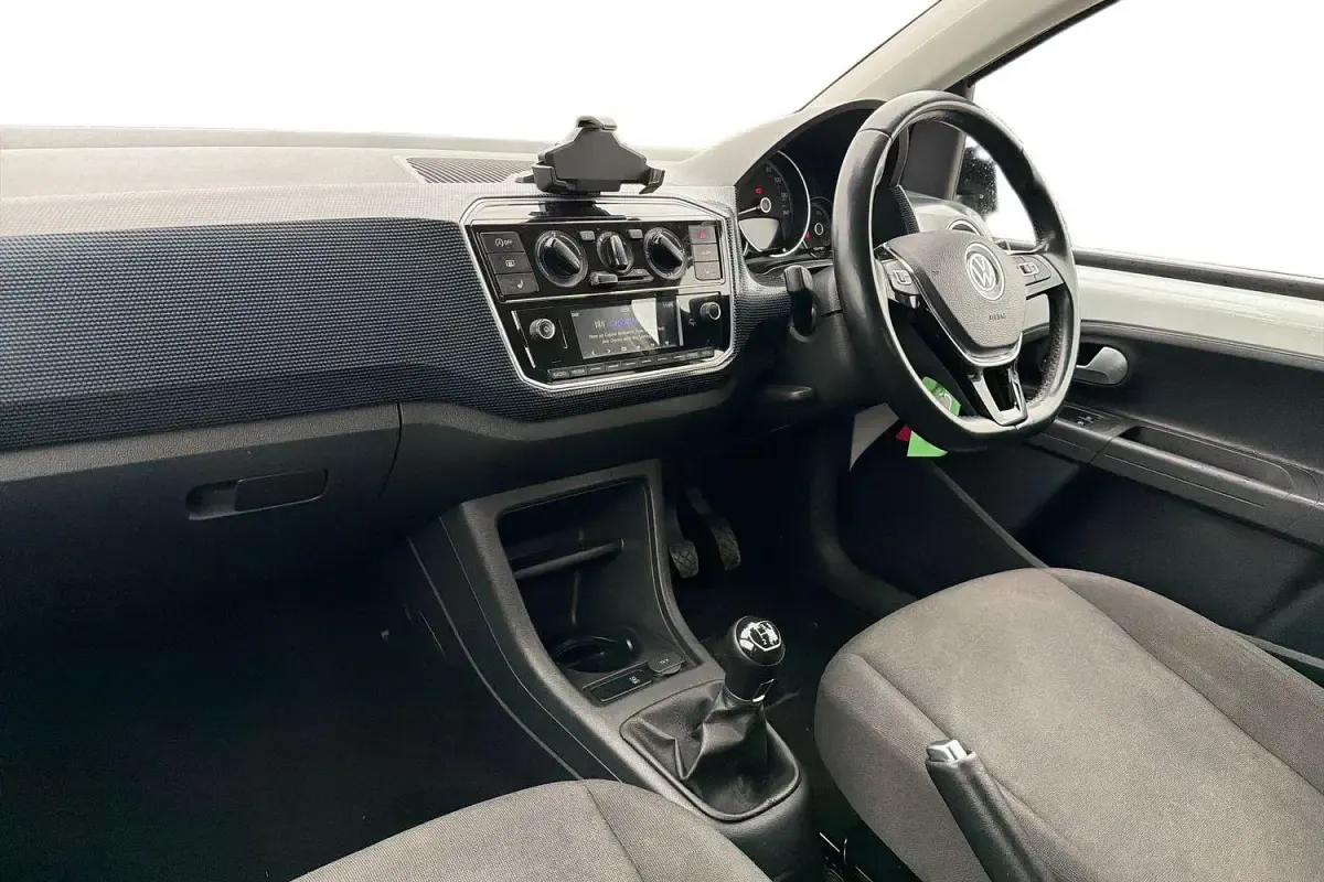Used VW up! R-line 65 HP (47 kW) 2022 White Hatchback