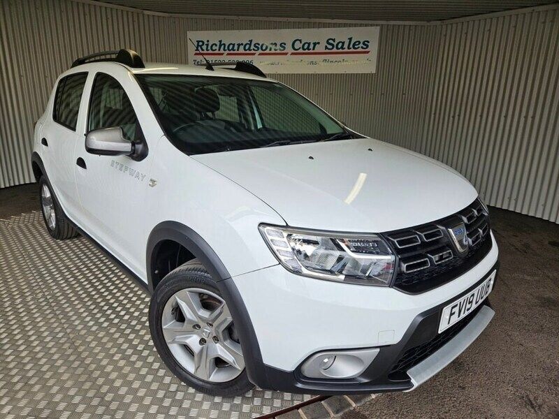 White Used 2019 Dacia Sandero Comfort Hatchback | £7,000 (Fair price) - Image 1/4
