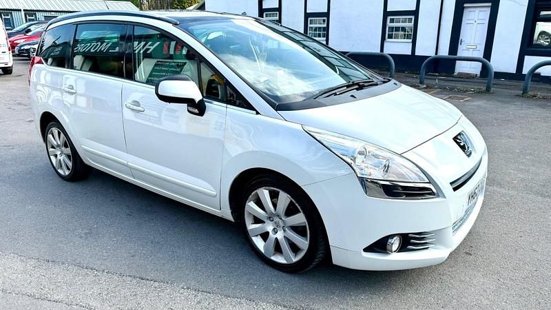 White Used 2012 Peugeot 5008 Allure MPV | £2,799 (Fair price) - Image 1/4