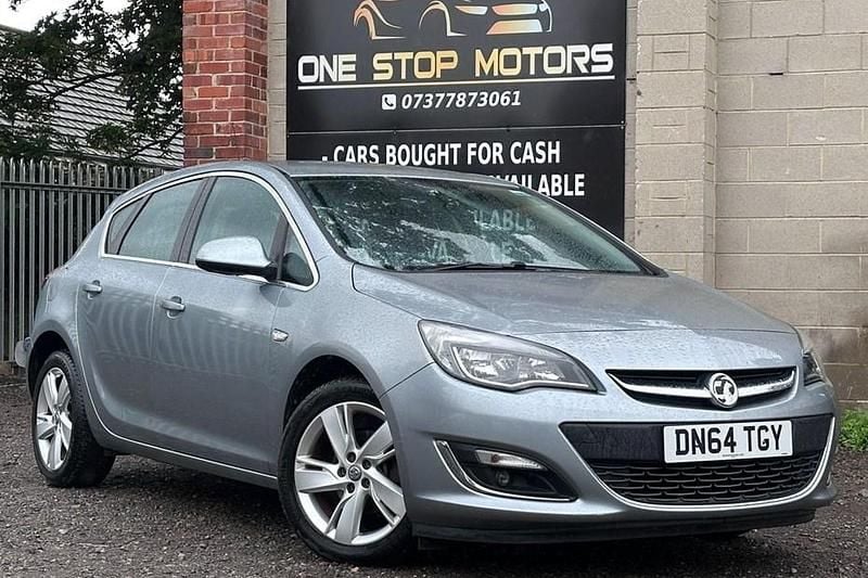Silver Used 2014 Vauxhall Astra SRi Hatchback | £3,895 (Fair price) - Image 1/1