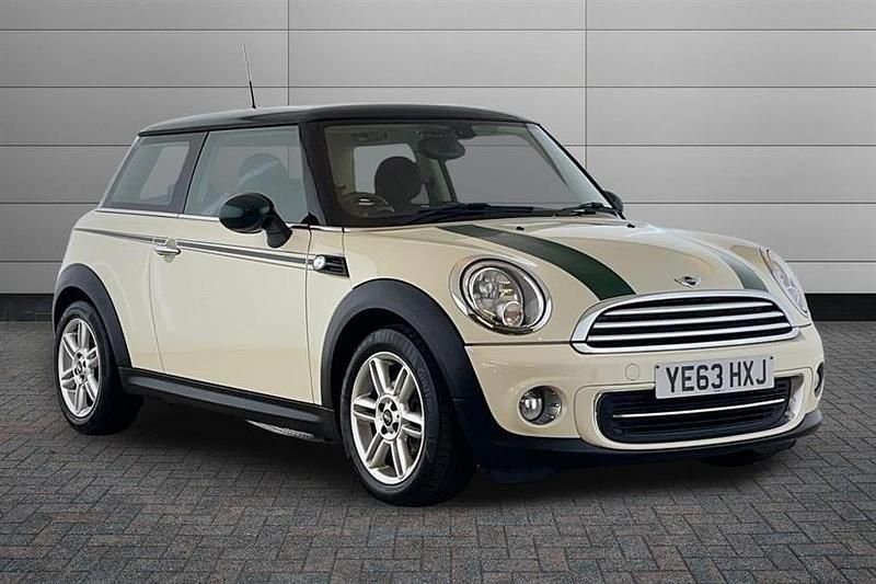 Used Mini Cooper 122 HP (89 kW) 2014 White/green Hatchback