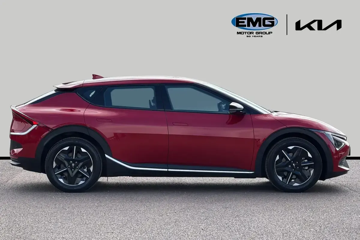 Begagnad Kia EV6 Air 125 kW (170 HK) 2024 Röd SUV