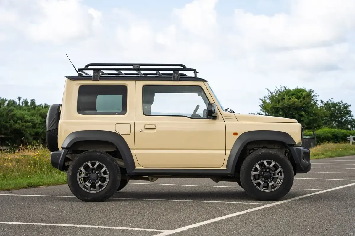 Used Suzuki Jimny SZ5 102 HP (75 kW) 2018 Cream SUV