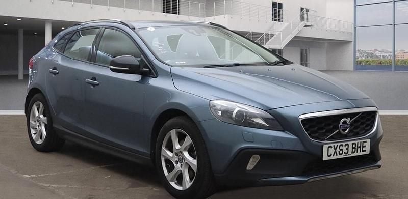 Blue Used 2013 Volvo V40 CC Estate | £2,500 (Fair price) - Image 1/3