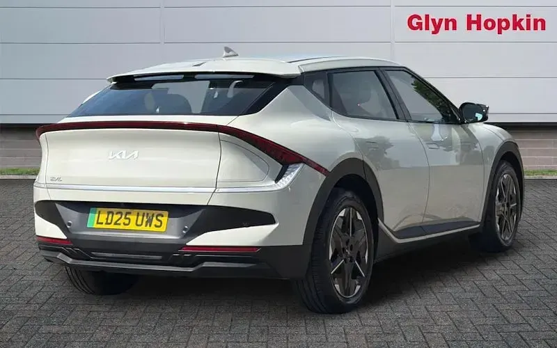 Second-hand Kia EV6 125 kW (170 CP) 2024 Alb SUV