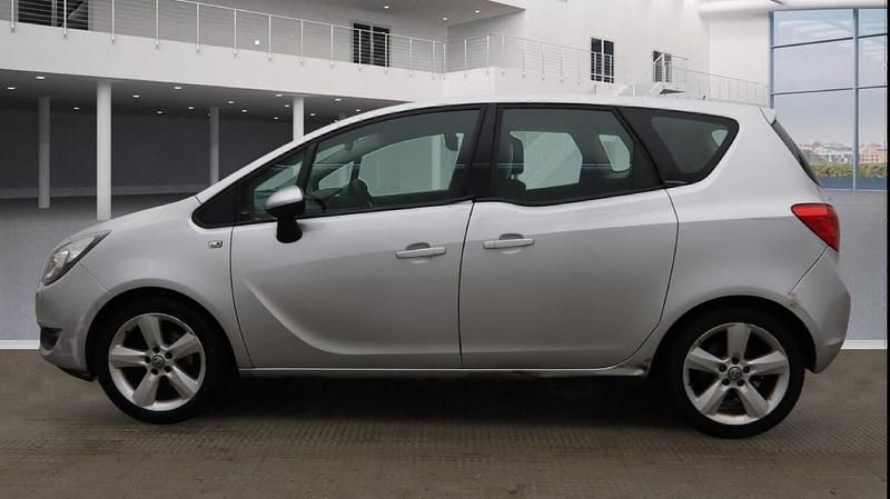 Used Vauxhall Meriva 100 HP (73 kW) 2015 Silver MPV