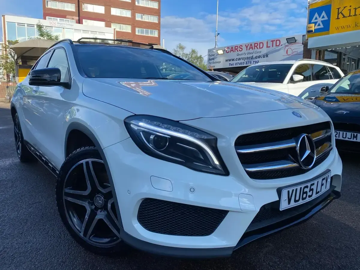 Used Mercedes GLA250 AMG line 2015 White SUV