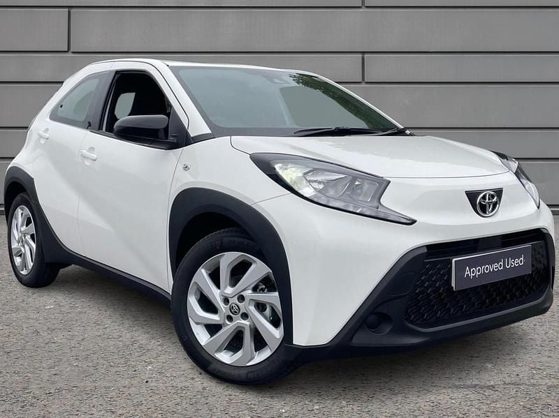 New Toyota Aygo X PURE 2025 White SUV