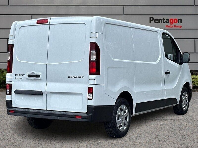 Used Renault Trafic 130 HP (95 kW) 2024 Solid  glacier white  MPV