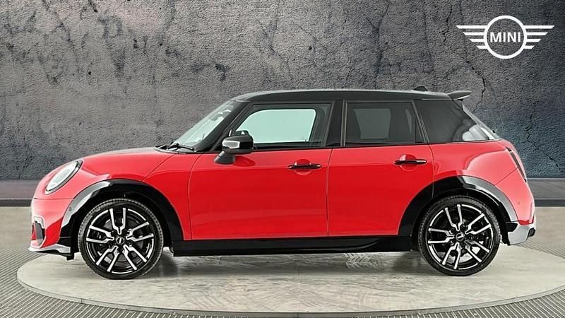 Used Mini Cooper Hatch 113 kW (154 HP) 2025 Red Hatchback