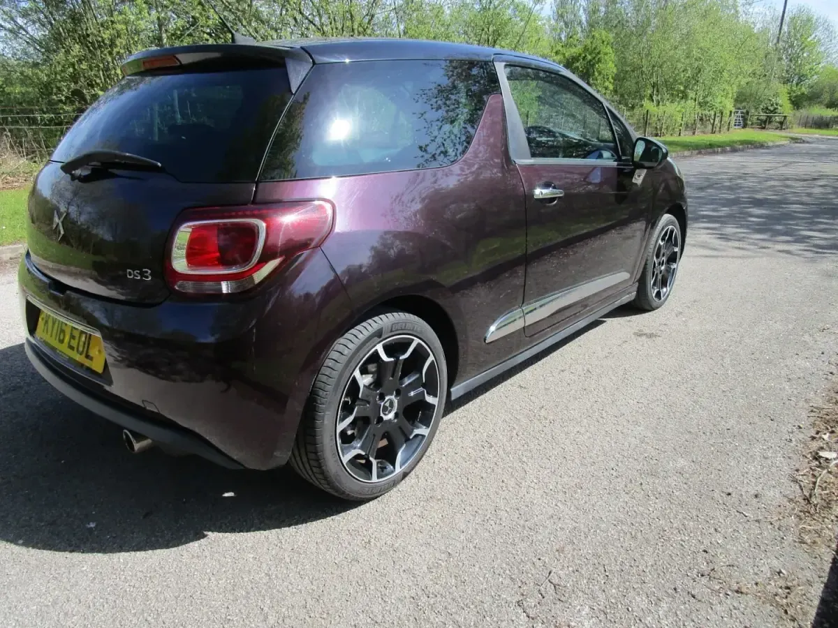 Używany Citroën DS3 2016 Purpurowy Hatchback