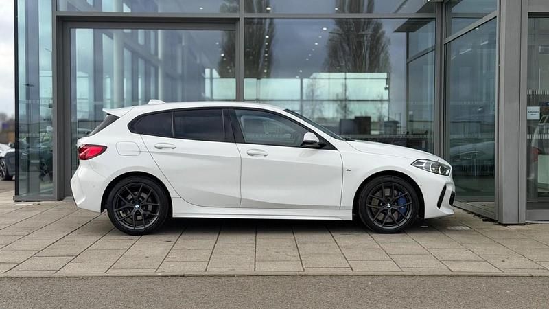Used BMW 118 M Sport 134 HP (98 kW) 2023 White Hatchback