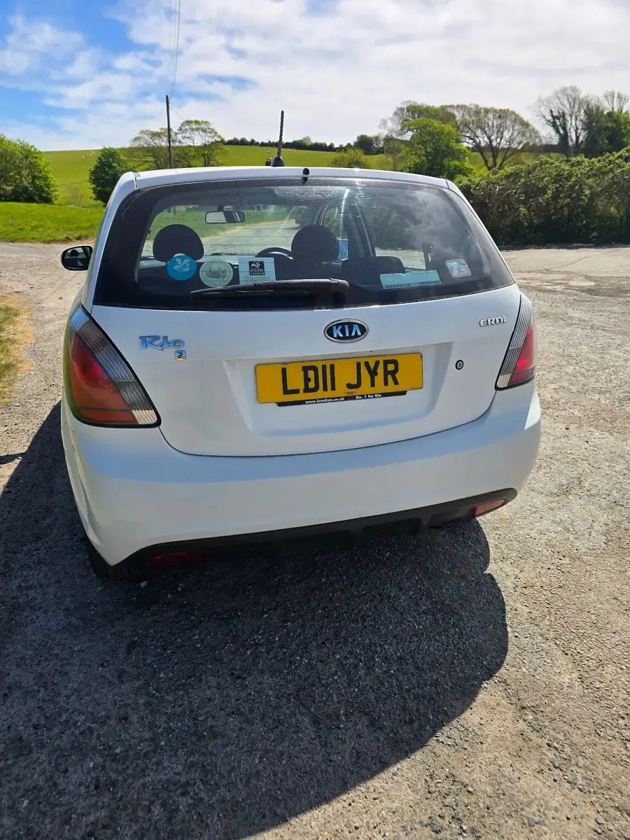 Używany Kia Rio 2011 Biały Hatchback
