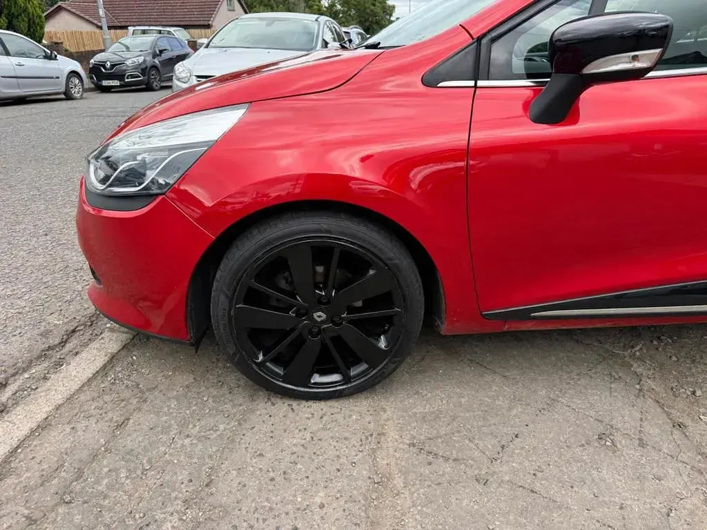 Used Renault Clio Dynamique 2016 Red Hatchback