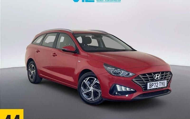 Used Hyundai i30 SE 120 HP (88 kW) 2023 Red Estate