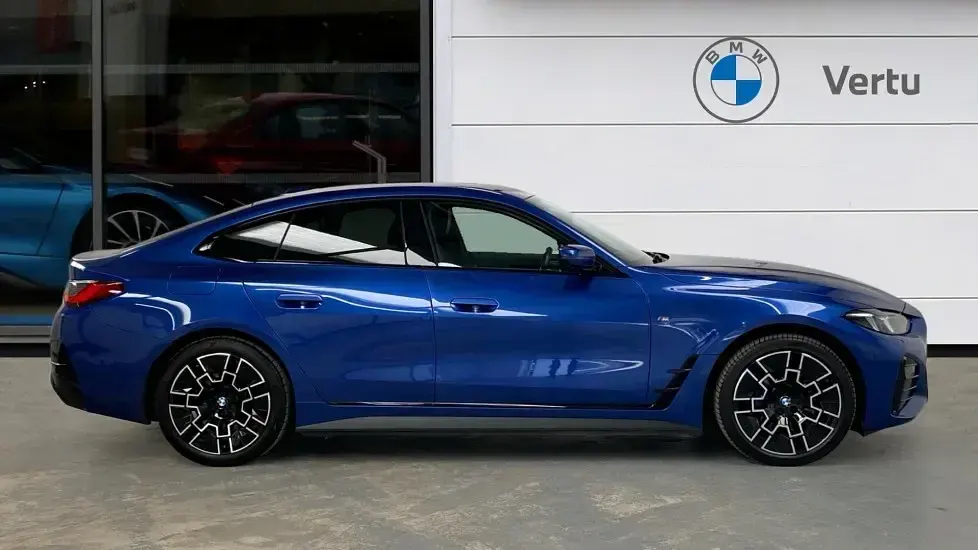 Used BMW i4 Comfort Edition 250 kW (340 HP) 2025 Portimao blue Sedan