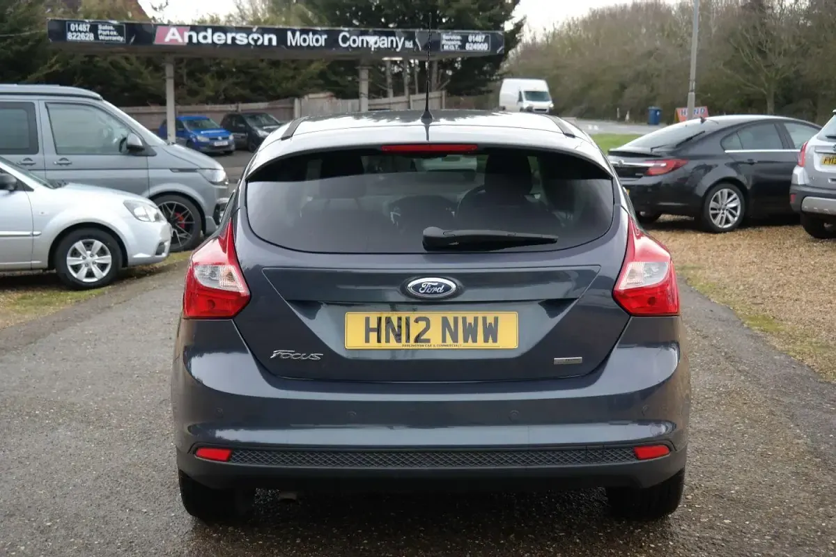 Used Ford Focus Zetec 115 HP (84 kW) 2012 Grey Hatchback