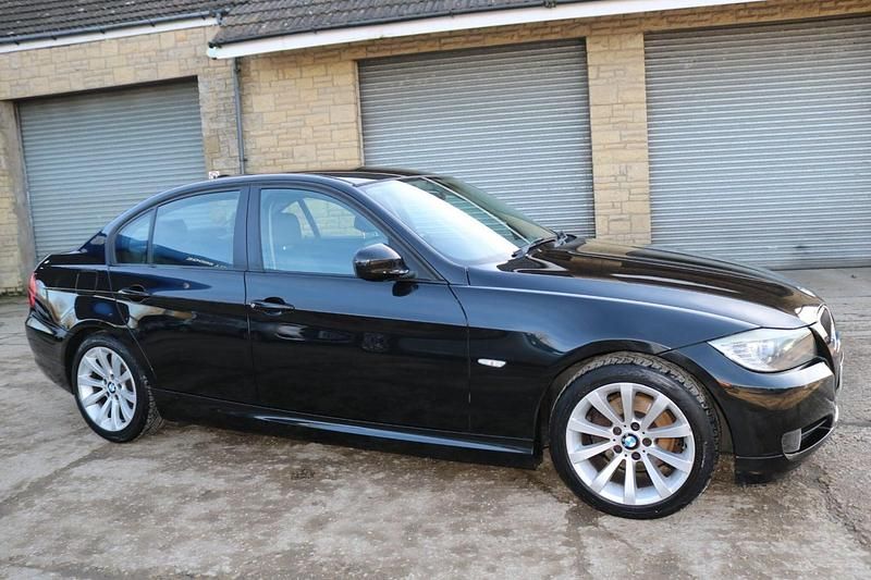 Used BMW 320 2010 Black Sedan