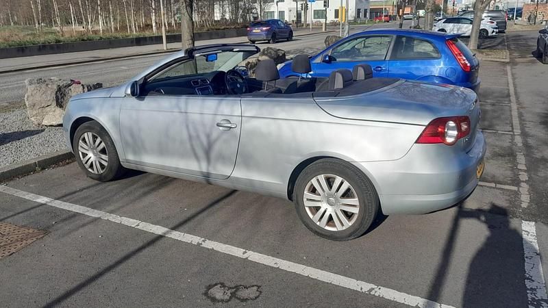 Begagnad VW Eos 2007 Silver Cab
