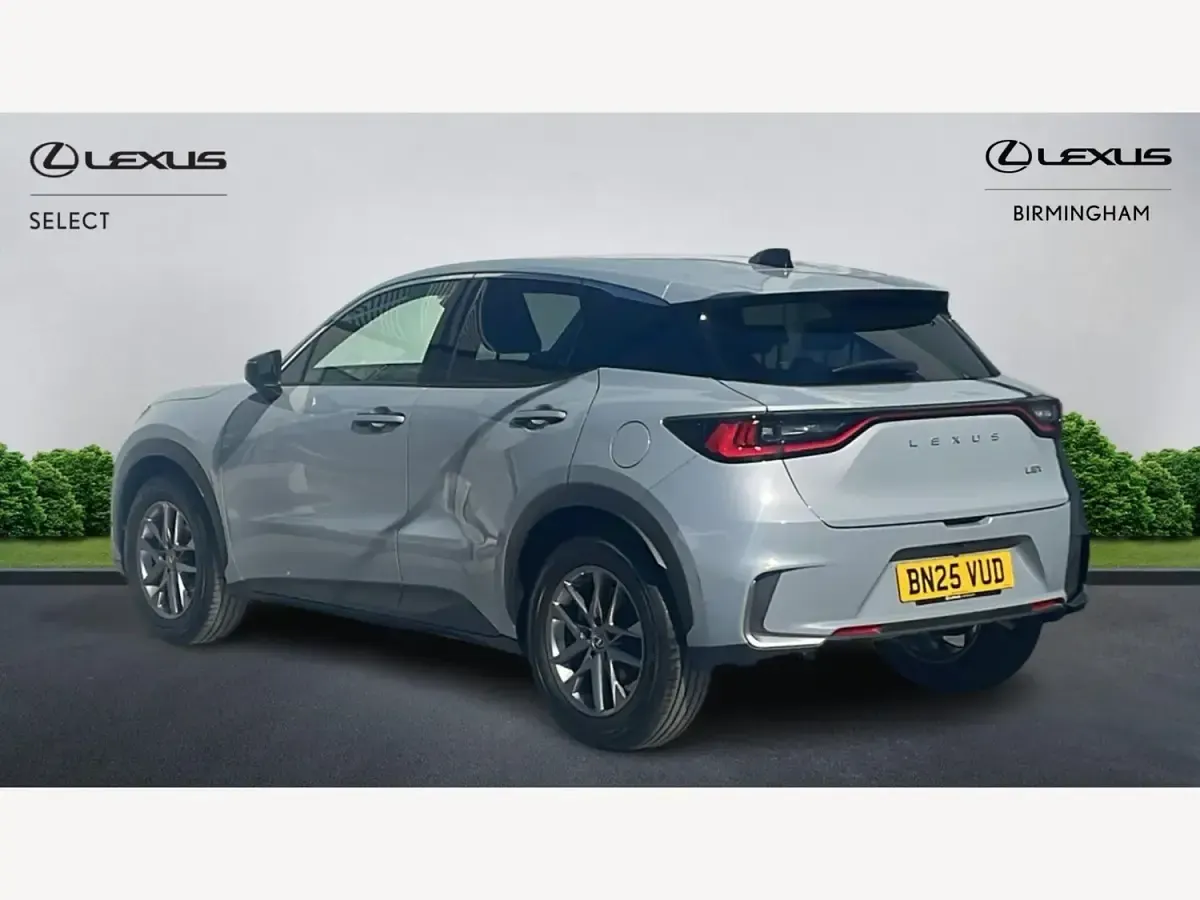 Second-hand Lexus LBX 136 CP (100 kW) 2025 Gri SUV