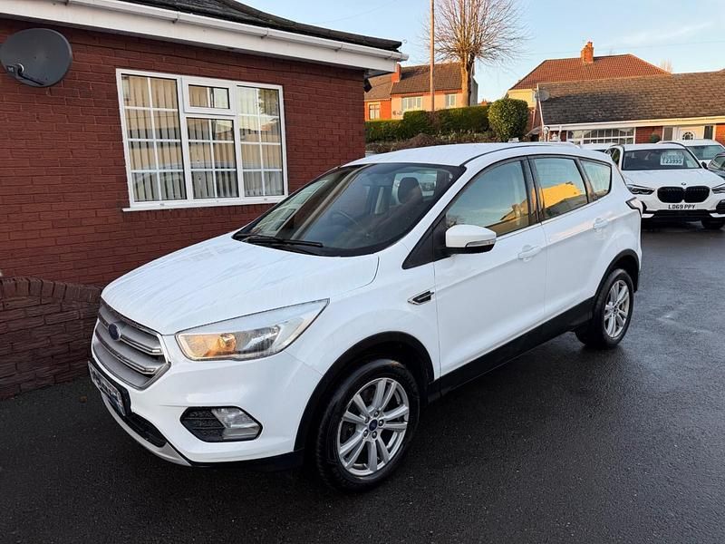 White Used 2019 Ford Kuga Zetec SUV | £6,995 (Fair price) - Image 1/4