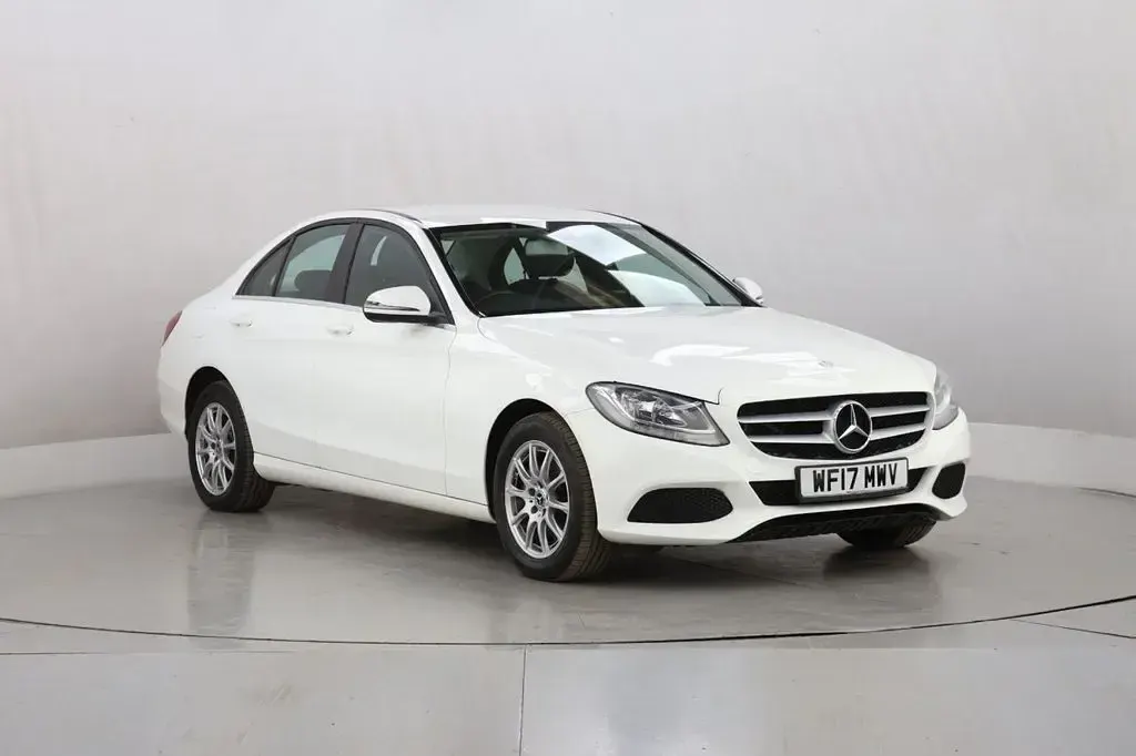 Used Mercedes C220 SE 170 HP (125 kW) 2017 White Sedan