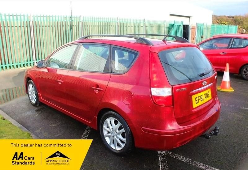 Used Hyundai i30 Comfort 2012 Red Estate