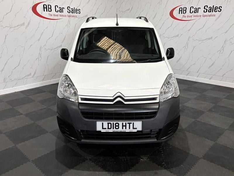 Used Citroën Berlingo 100 HP (73 kW) 2018 White MPV