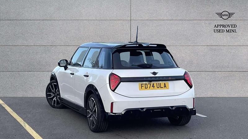 Used Mini Cooper S Hatch 201 HP (147 kW) 2024 White Hatchback