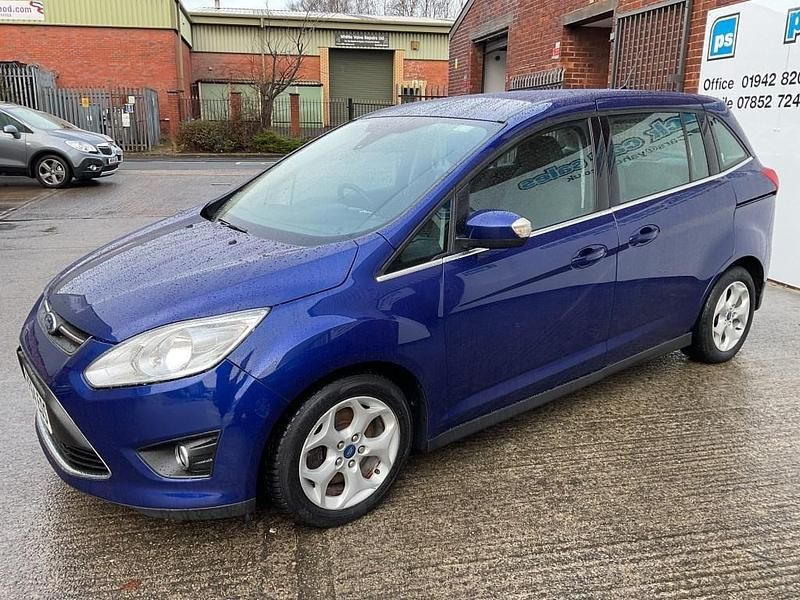 Used Ford Grand C-Max Zetec 115 HP (84 kW) 2015 Blue MPV