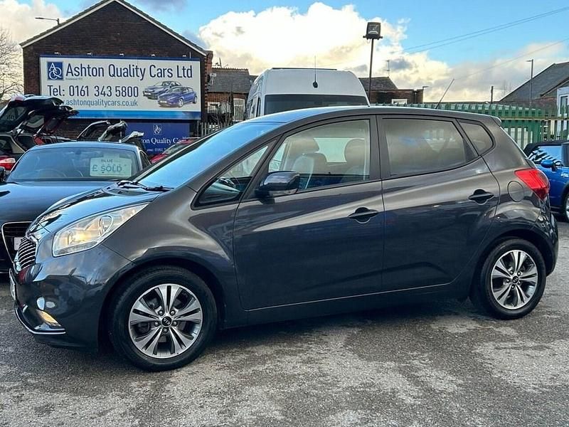 Silver Used 2017 Kia Venga 3 Hatchback | £6,250 (Fair price) - Image 1/3