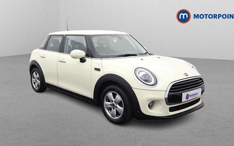 White Used 2020 Mini Cooper Classic Hatchback | £16,199 (Good price) - Image 1/4