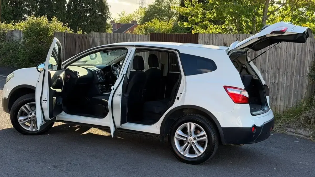 Second-hand Nissan Qashqai +2 Acenta 117 CP (86 kW) 2013 Alb SUV