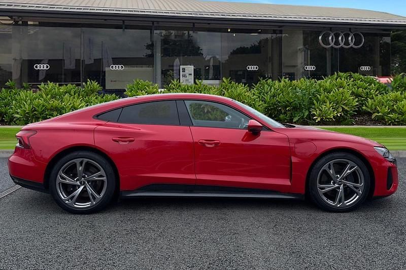Used Audi e-tron GT quattro Advanced 389 kW (530 HP) 2022 Red Sedan